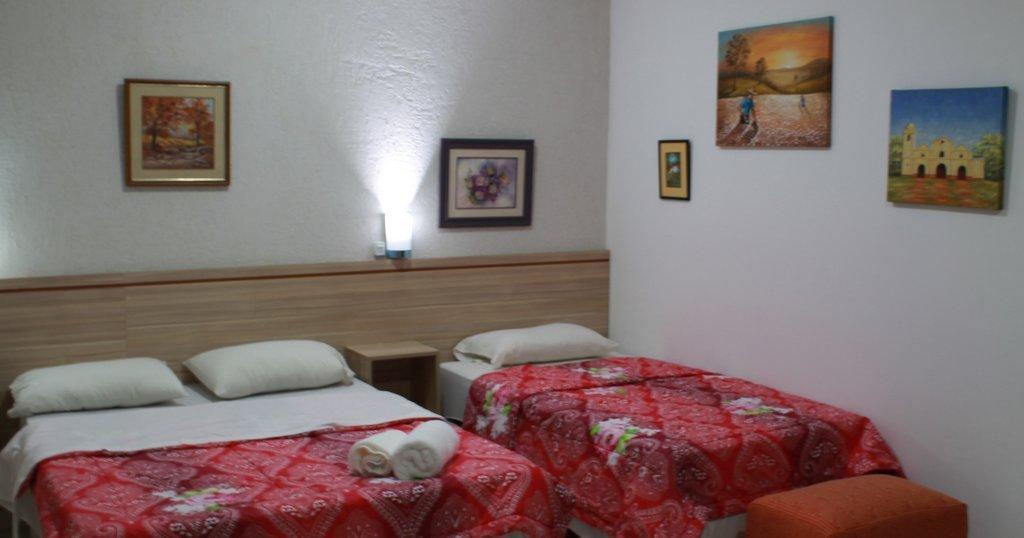 أسونسيون Hostal Casa Suiza الغرفة الصورة