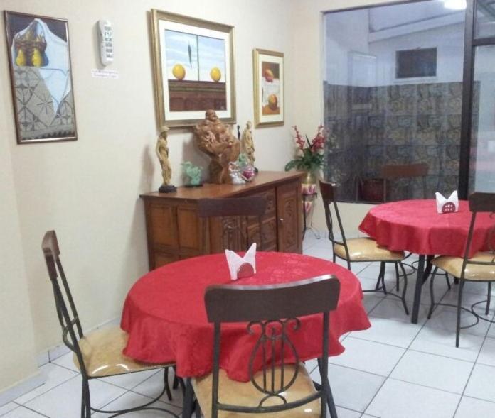 أسونسيون Hostal Casa Suiza المظهر الخارجي الصورة